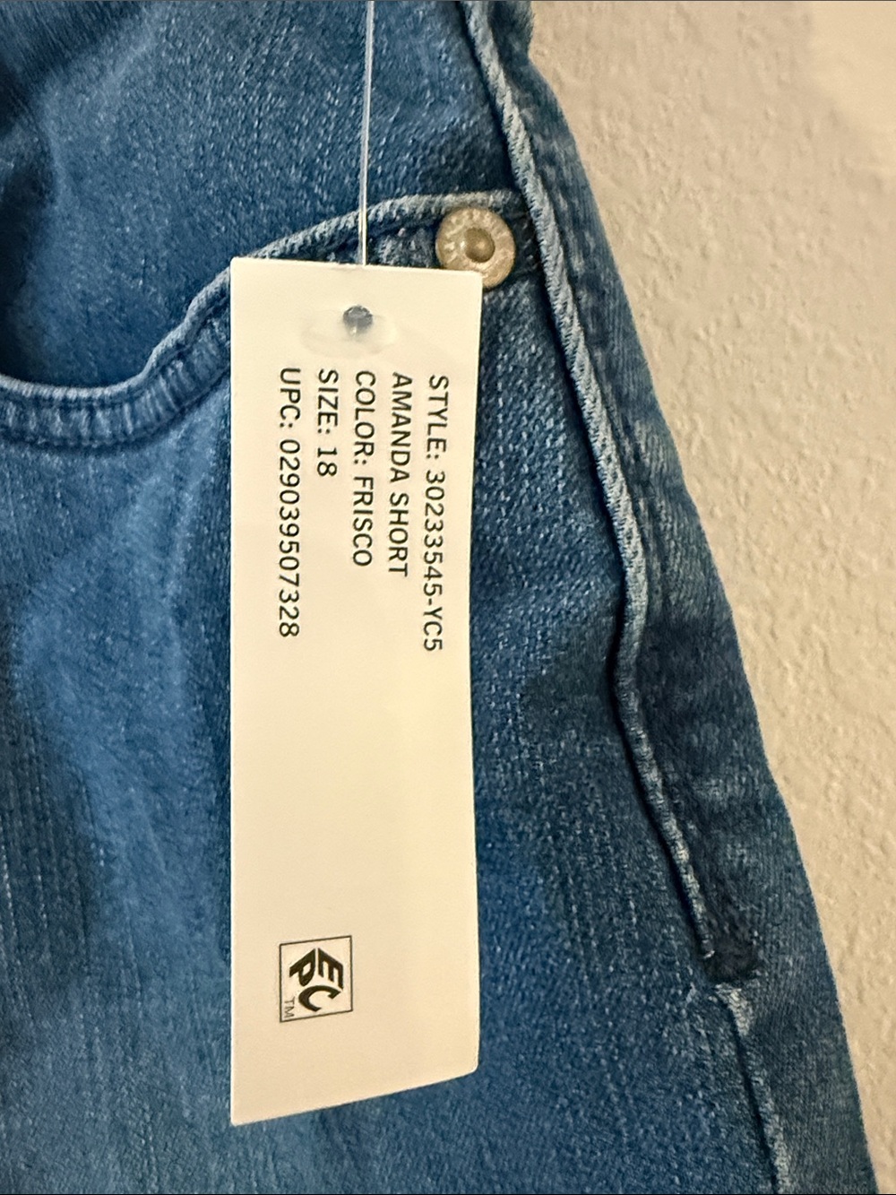 Gloria Vanderbilt Amanda slimming shorts 18 - Picture 3 of 5